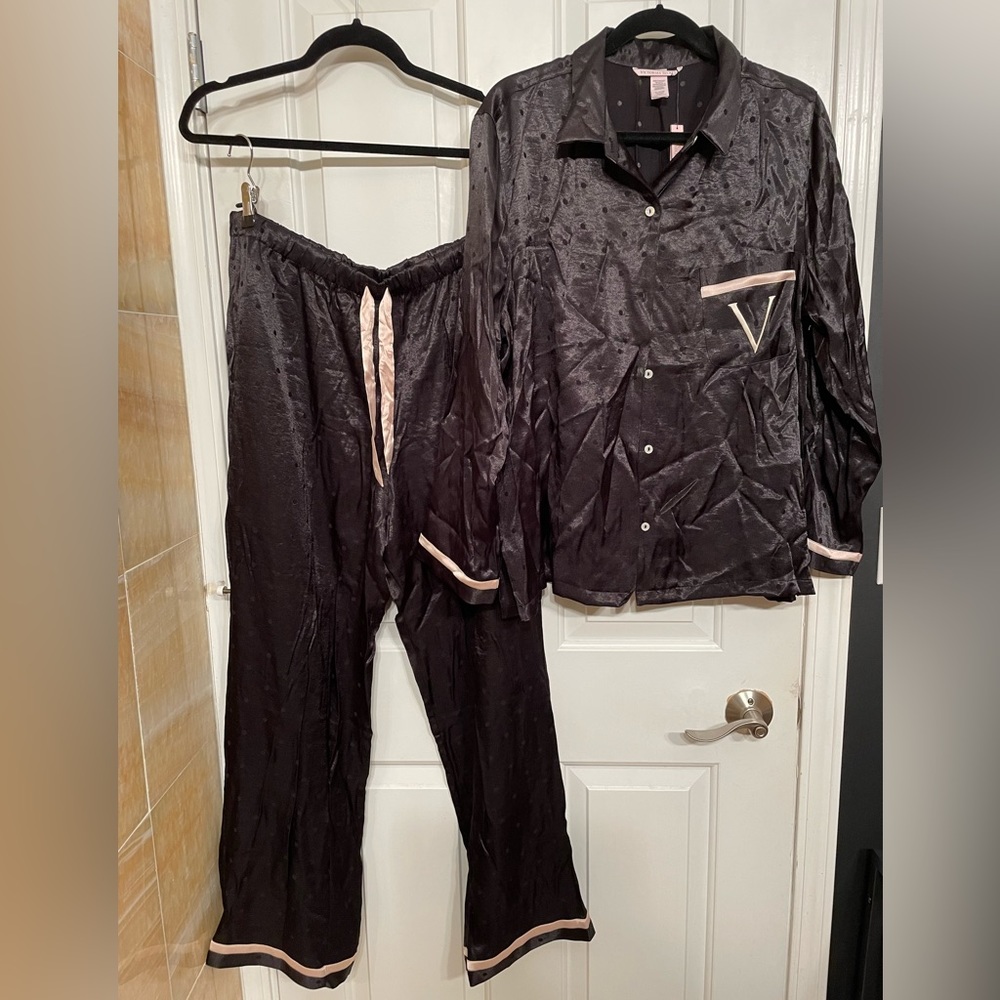 Victoria’s Secret Silky Pajama Set (XL, Black)